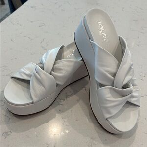 White Leather J/Slides size 7 1/2
